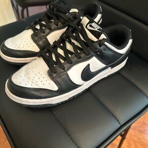 Nike Women’s Black and White Sneakers